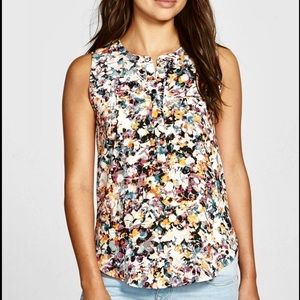 NYDJ Henley sleeveless floral blouse
